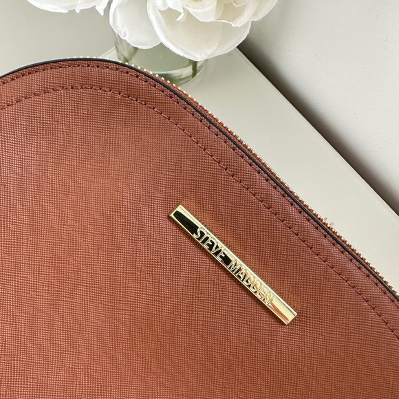 Steve Madden Crossbody Bag - Picture 4 of 5